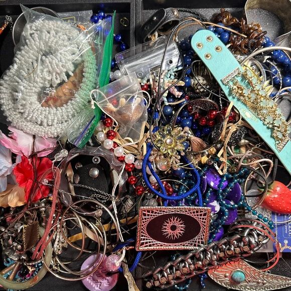 J416 Craft Bulk Bundle of Jewelry - Picture 1 of 2
